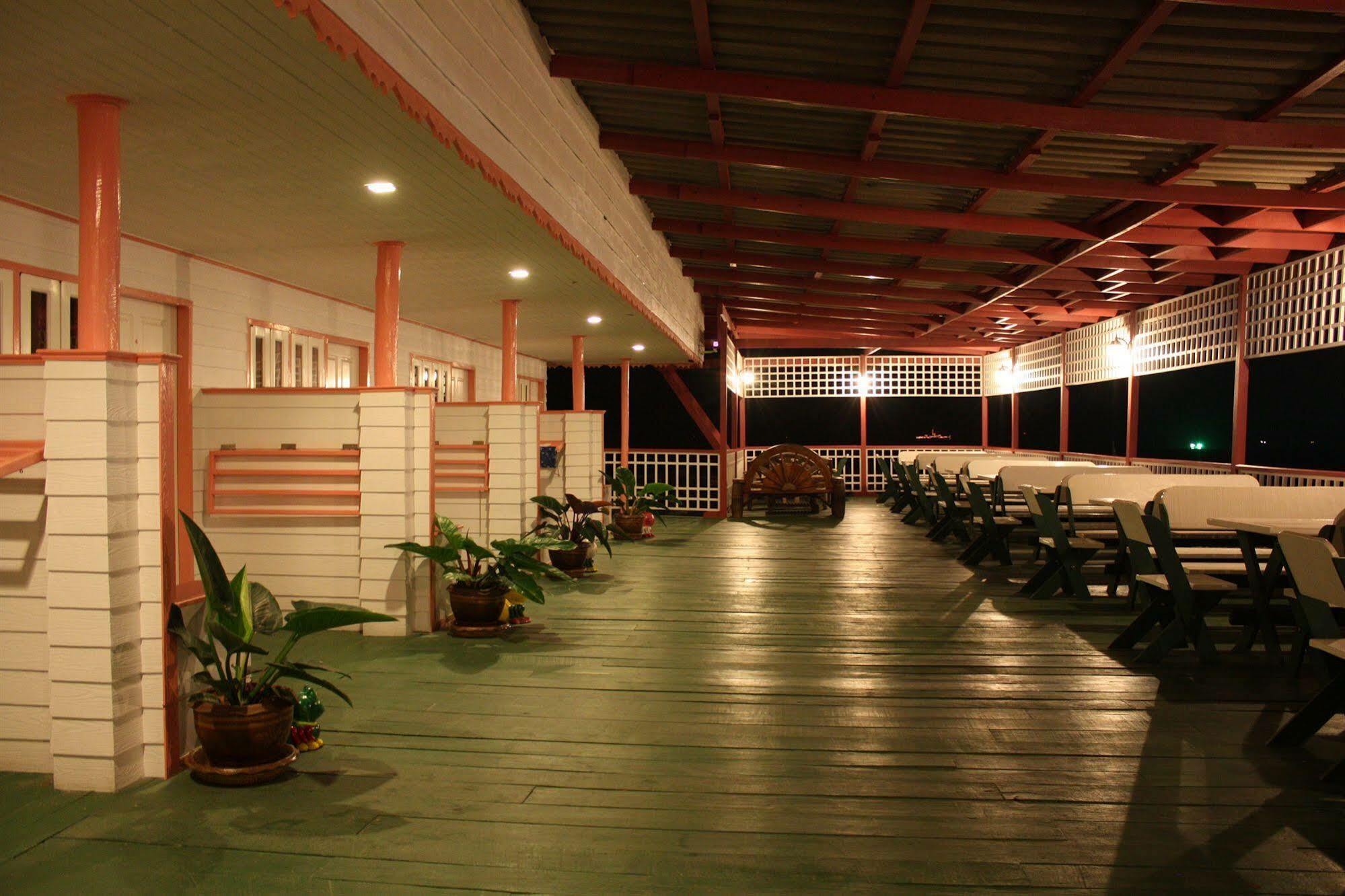 Mod Guesthouse HHQ Exterior foto