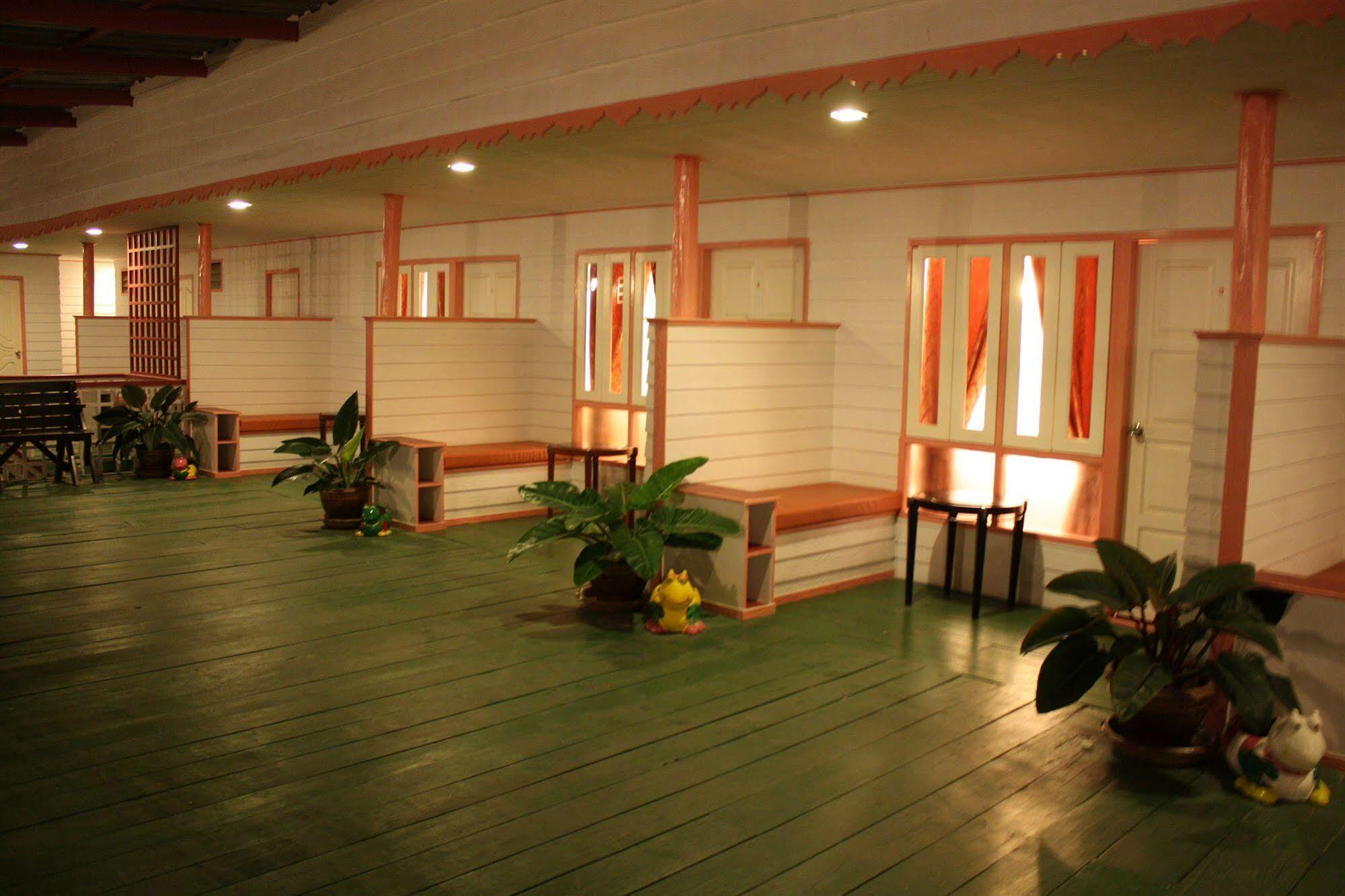Mod Guesthouse HHQ Exterior foto